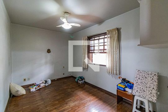 Suite 01 de casa para alugar com 5 quartos, 600m² em Rolinópolis, São Paulo