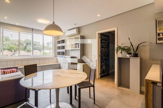 Apartamento para alugar com 3 quartos, 94m² em Farroupilha, Porto Alegre