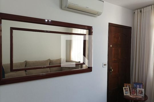 Detalhe Sala de casa à venda com 2 quartos, 150m² em Vila Alpina, São Paulo