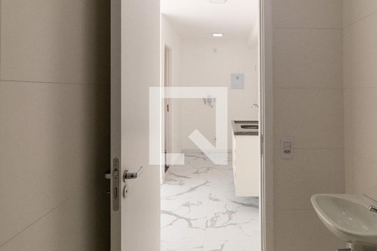 Banheiro de apartamento para alugar com 2 quartos, 42m² em Barra Funda, São Paulo