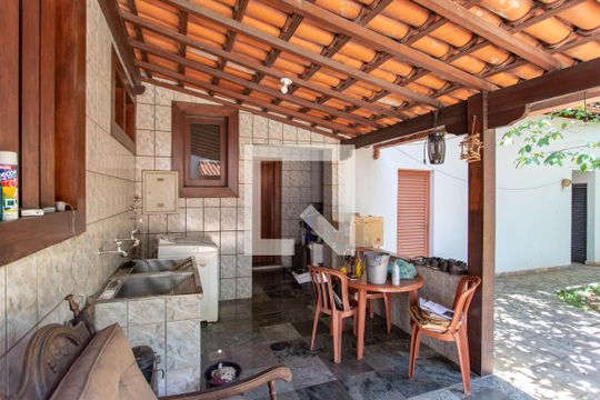Área de Serviço de casa à venda com 5 quartos, 522m² em Pampulha, Belo Horizonte