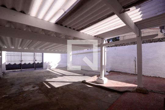 Garagem  de casa à venda com 3 quartos, 100m² em Jardim Previdencia, São Paulo
