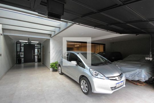 Garagem de casa à venda com 4 quartos, 320m² em Jardim Avelino, São Paulo