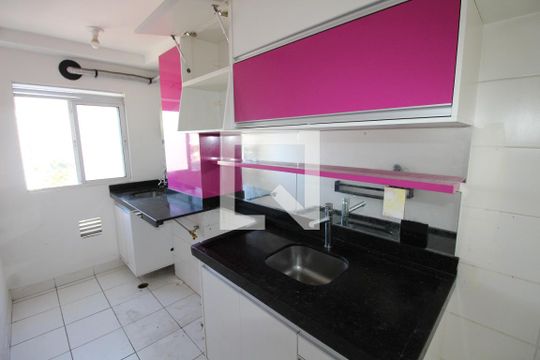 Cozinha de apartamento à venda com 2 quartos, 55m² em Jardim Independência, São Paulo