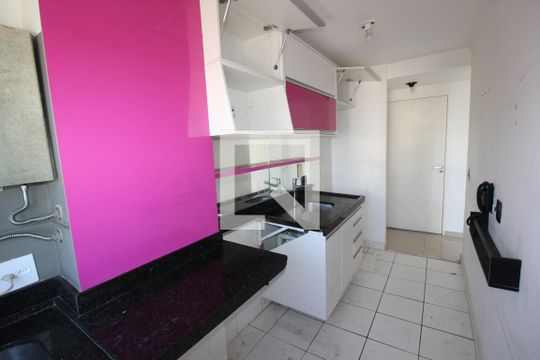 Cozinha de apartamento à venda com 2 quartos, 55m² em Jardim Independência, São Paulo
