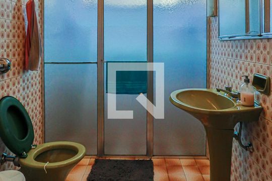 Banheiro 1 de casa à venda com 3 quartos, 320m² em Santa Cruz, Belo Horizonte