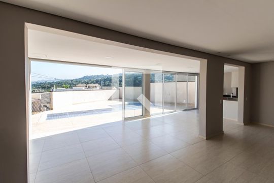 Casa de Condomínio para alugar com 3 quartos, 280m² em Alphaville, Santana de Parnaíba