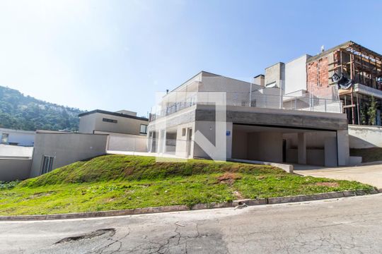 Vista da Rua de casa de condomínio para alugar com 3 quartos, 280m² em Alphaville, Santana de Parnaíba