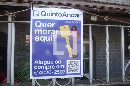 Fachada de casa à venda com 4 quartos, 300m² em Engenho de Dentro, Rio de Janeiro