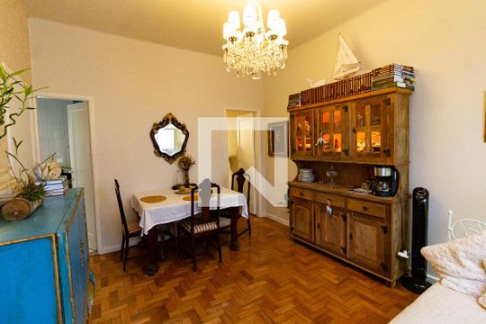 Detalhe da sala  de apartamento para alugar com 1 quarto, 55m² em Leblon, Rio de Janeiro