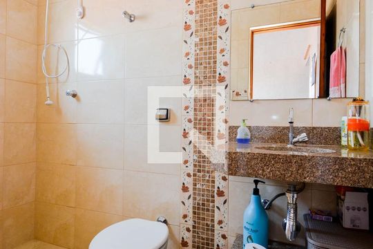 Banheiro Social de casa para alugar com 3 quartos, 100m² em Parque Continental Ii, Guarulhos