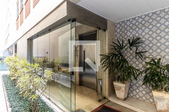 Elevadores de apartamento para alugar com 1 quarto, 47m² em Santa Cecília, São Paulo