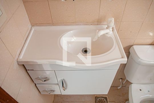 banheiro de apartamento à venda com 2 quartos, 60m² em Taquara, Rio de Janeiro