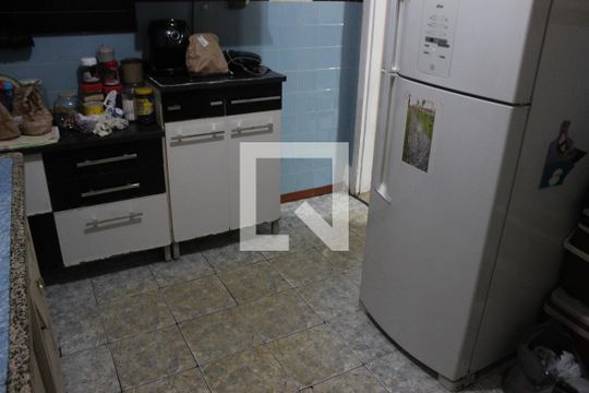 Cozinha de apartamento para alugar com 2 quartos, 81m² em Parque Sao Vicente, São Vicente