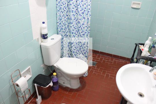 Banheiro de apartamento para alugar com 2 quartos, 81m² em Parque Sao Vicente, São Vicente
