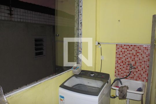 Área de Serviço de apartamento para alugar com 2 quartos, 81m² em Parque Sao Vicente, São Vicente