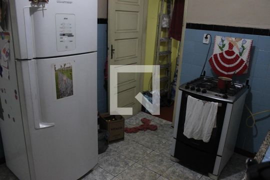 Cozinha de apartamento para alugar com 2 quartos, 81m² em Parque Sao Vicente, São Vicente