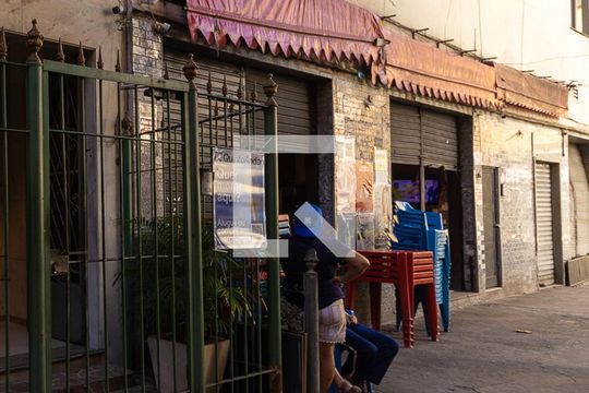 Fachada  de kitnet/studio para alugar com 1 quarto, 40m² em Centro, Rio de Janeiro
