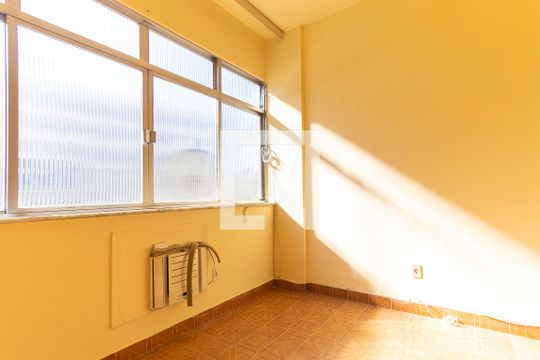 Quarto de kitnet/studio para alugar com 1 quarto, 40m² em Centro, Rio de Janeiro