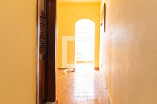 Corredor de kitnet/studio para alugar com 1 quarto, 40m² em Centro, Rio de Janeiro