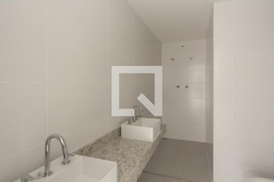 Banheiro da Suíte 1 de apartamento à venda com 2 quartos, 94m² em Indianópolis, São Paulo