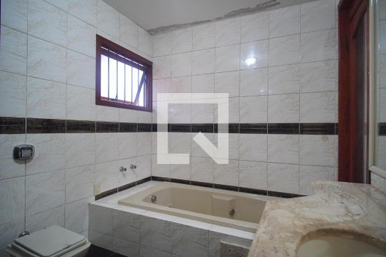 Casa à venda com 3 quartos, 246m² em Ouro Branco, Novo Hamburgo