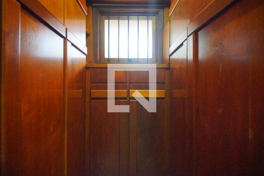 Detalhe de casa à venda com 3 quartos, 246m² em Ouro Branco, Novo Hamburgo