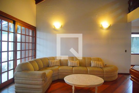 Sala de casa à venda com 3 quartos, 246m² em Ouro Branco, Novo Hamburgo