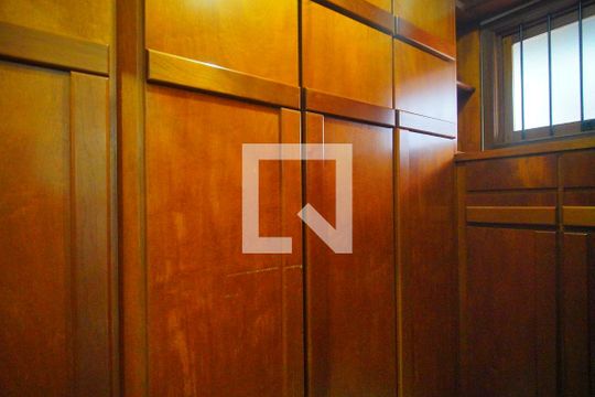 Detalhe de casa à venda com 3 quartos, 246m² em Ouro Branco, Novo Hamburgo