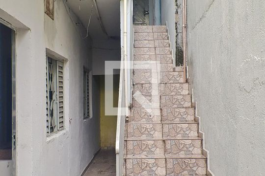 Área externa de casa para alugar com 1 quarto, 45m² em Parque Pan Americano, São Paulo