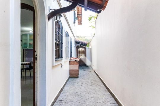 Quintal - Corredor de casa para alugar com 4 quartos, 192m² em Cidade Ademar, São Paulo
