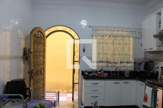 Cozinha de casa à venda com 4 quartos, 300m² em Vila Ré, São Paulo