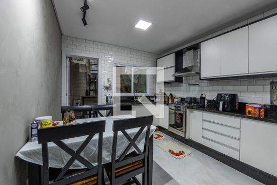 Cozinha de casa à venda com 3 quartos, 140m² em Vila Lucia, São Paulo