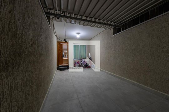 Garagem de casa à venda com 3 quartos, 140m² em Vila Lucia, São Paulo
