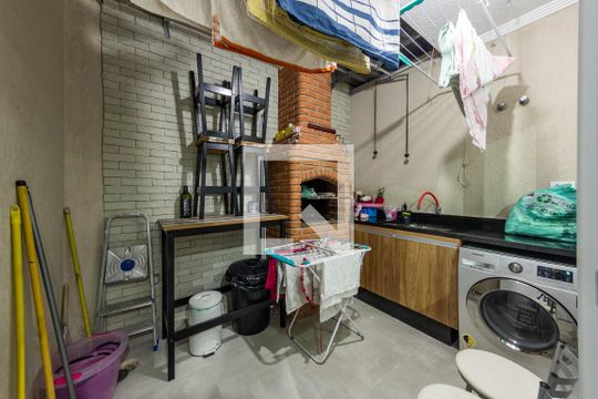 Area de Serviço de casa à venda com 3 quartos, 140m² em Vila Lucia, São Paulo