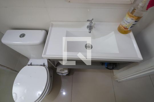 Banheiro de apartamento para alugar com 2 quartos, 41m² em Mato Grande, Canoas