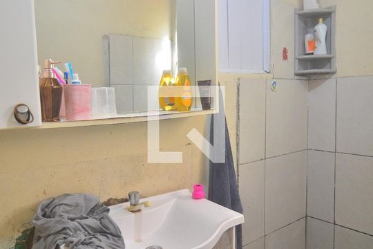 Banheiro de casa à venda com 5 quartos, 500m² em Mathias Velho, Canoas