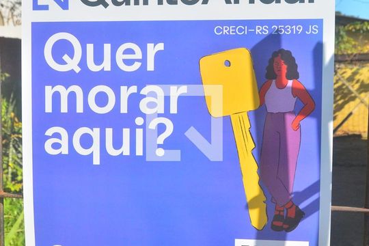 Instalação da plaquinha de casa à venda com 5 quartos, 500m² em Mathias Velho, Canoas