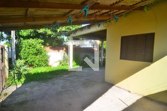 Garagem de casa à venda com 5 quartos, 500m² em Mathias Velho, Canoas