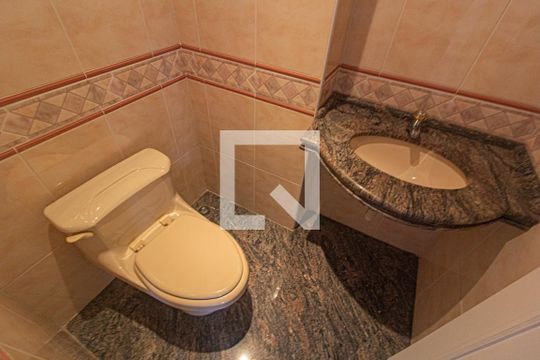 Lavabo de apartamento para alugar com 3 quartos, 156m² em Centro Cívico, Curitiba