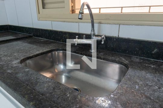 Cozinha de apartamento para alugar com 2 quartos, 128m² em Riacho Fundo Ii, Brasília