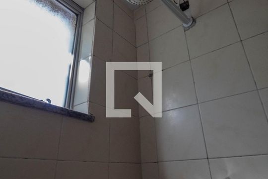 Banheiro  de apartamento para alugar com 2 quartos, 49m² em Taquara, Rio de Janeiro