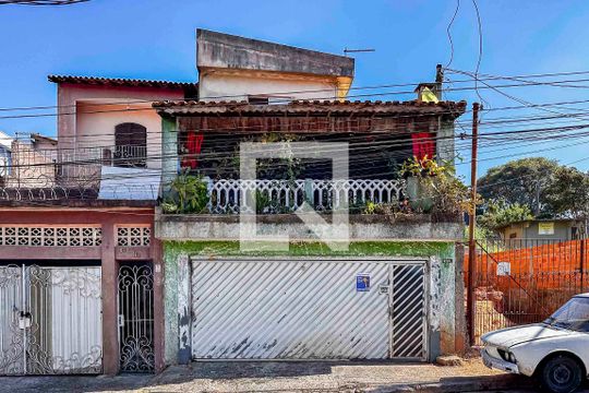 Fachada de casa à venda com 8 quartos, 500m² em Vila Mazzei, Santo André