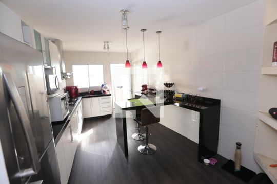 Cozinha de casa à venda com 3 quartos, 330m² em Monte Castelo, Contagem