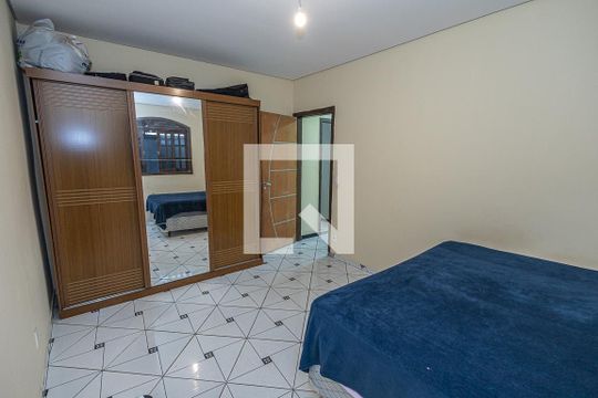 Quarto 1 / suite de casa à venda com 3 quartos, 230m² em Heliópolis, Belo Horizonte