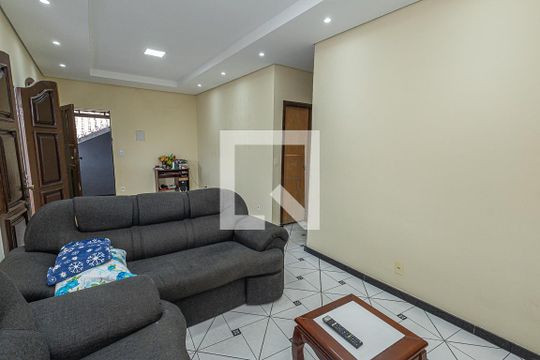Sala de casa à venda com 3 quartos, 230m² em Heliópolis, Belo Horizonte