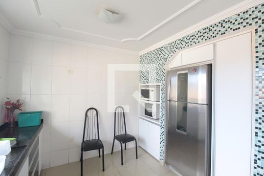 Cozinha de casa para alugar com 3 quartos, 125m² em Etelvina Carneiro, Belo Horizonte