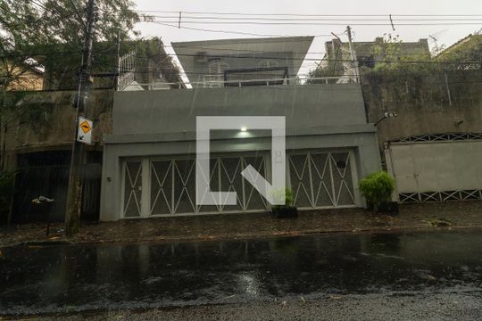 Fachada de casa à venda com 4 quartos, 323m² em Vila Sonia, São Paulo