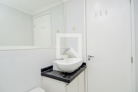 Banheiro de apartamento à venda com 2 quartos, 42m² em Centro, Guarulhos