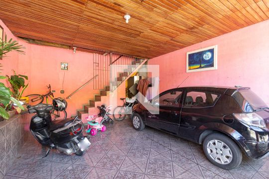 Garagem de casa à venda com 3 quartos, 120m² em São Pedro, Osasco